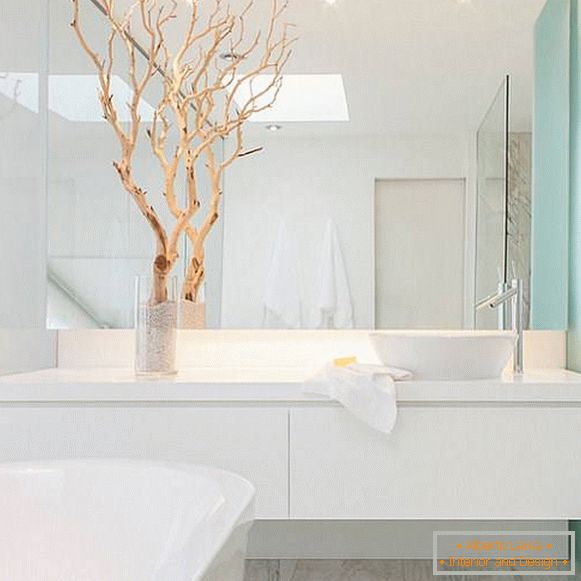 Badezimmer im minimalistischen Stil