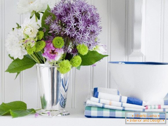 Blumenstrauß für ein Badezimmer oder eine Küche
