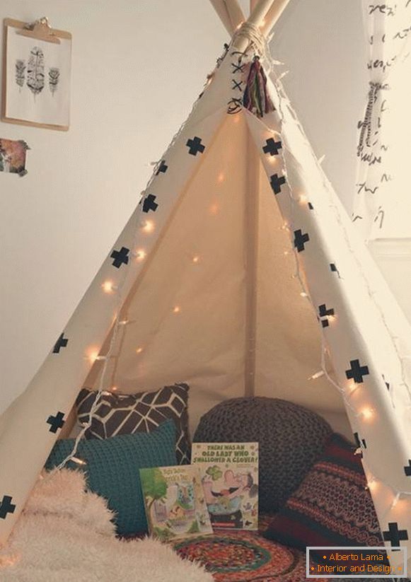 Hausgemachte Wigwam für das Kinderzimmer