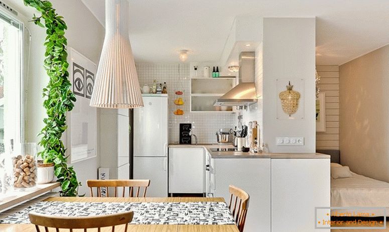 Küche einer kleinen Wohnung in Schweden