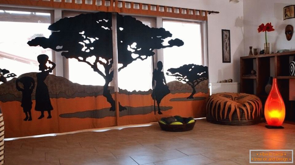 Interieur im afrikanischen Stil in hellen Farben