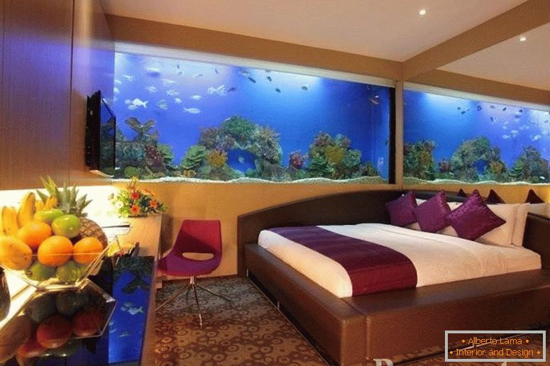 Aquarium im Inneren des Schlafzimmers