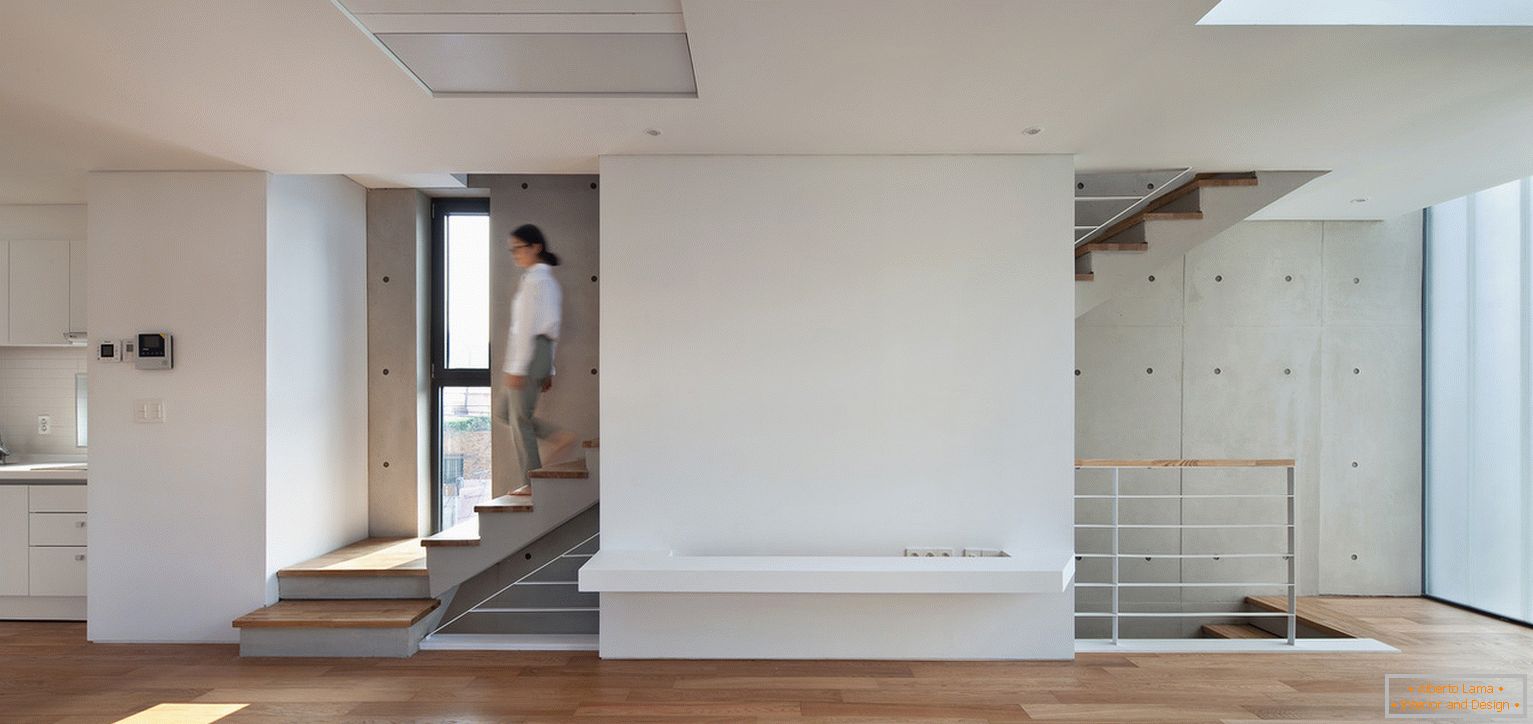 Architektur in einem kleinen Quadrat: Kücheninnenraum