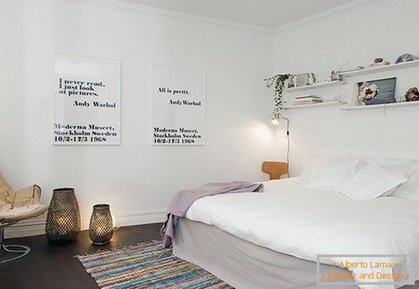 Poster mit reflektierender Wirkung im Schlafzimmer