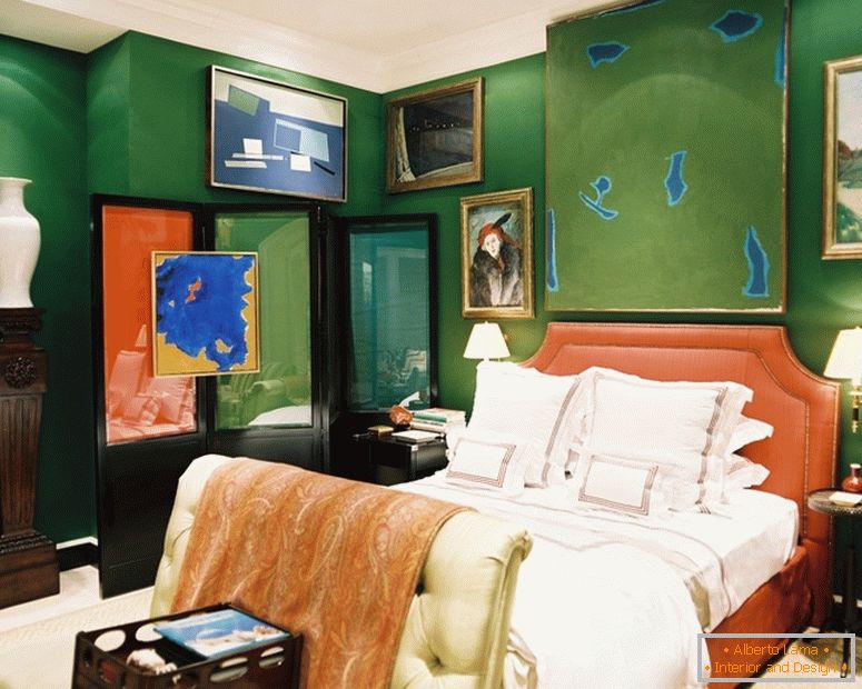 Innenarchitektur des Schlafzimmers in den grünen Farben