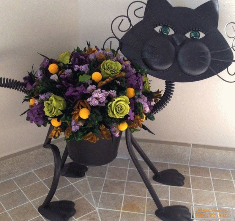 Katze für Blumen