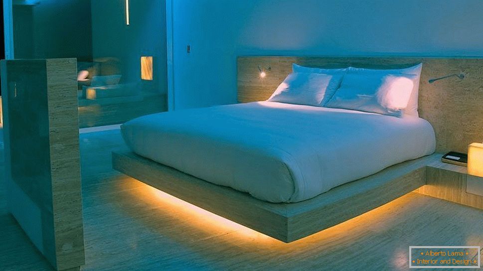 Beleuchtetes Bett