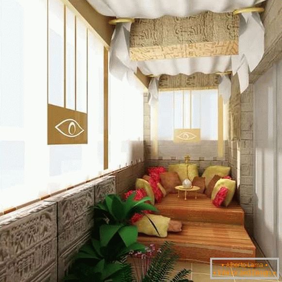 Das Design des Balkons in der Wohnung - ein Foto im orientalischen Stil
