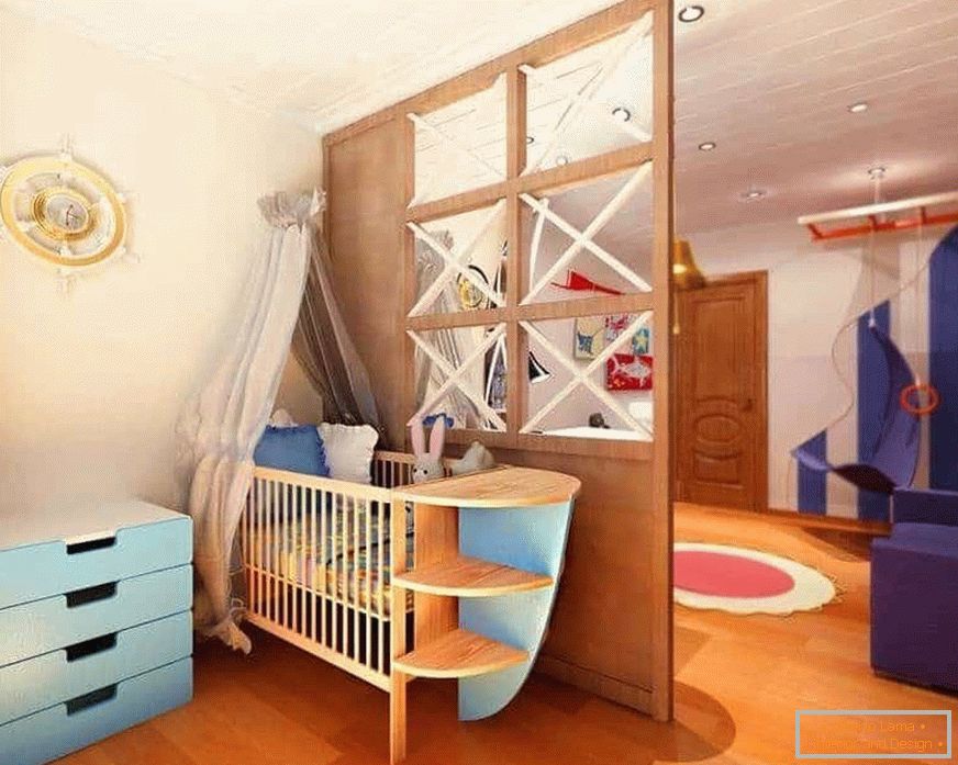 Holztrennwand in einem Raum des Wohnzimmers und des Kinderzimmers