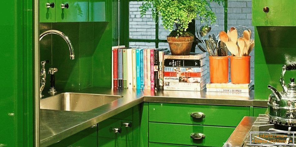 Eine andere Perspektive der Küche ist grün