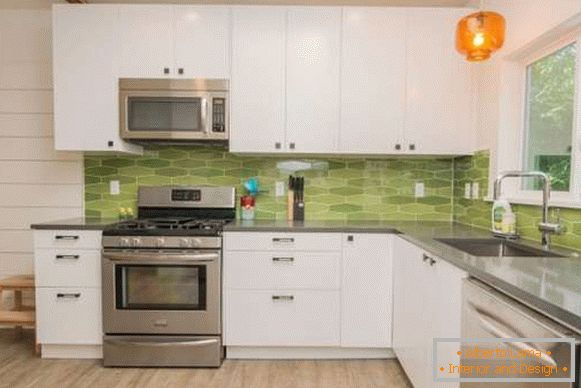 Design-Ecke Küche in einem privaten Haus - ein Foto in weiß und grün
