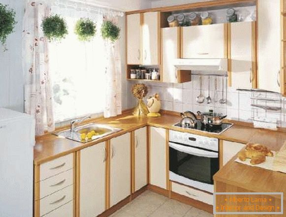 Design einer kleinen Eckküche in einem Privathaus - eine Auswahl von Fotos