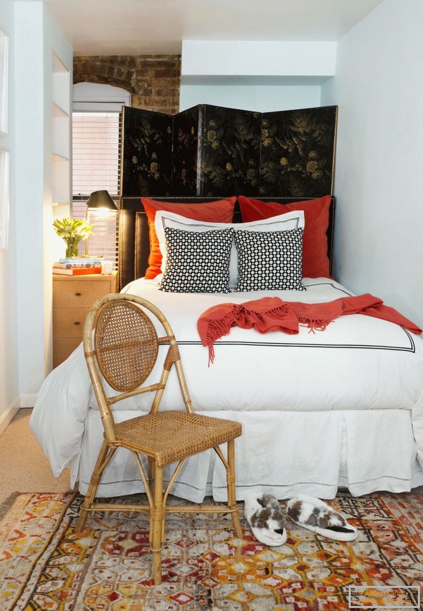 Die Verwendung von orientalischen Stil für das Design eines kleinen Schlafzimmers