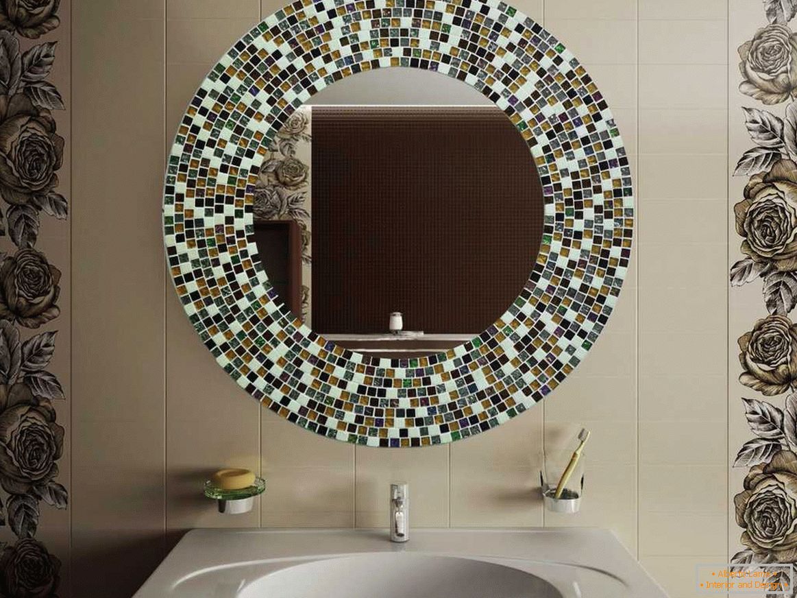 Dekor eines Spiegels в интерьере в стиле модерн