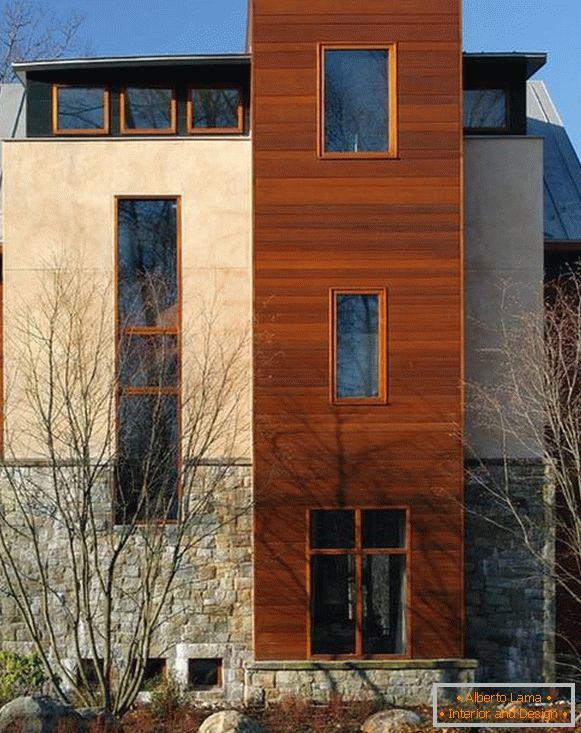 Holzfenster - Foto der Fassade eines privaten Hauses