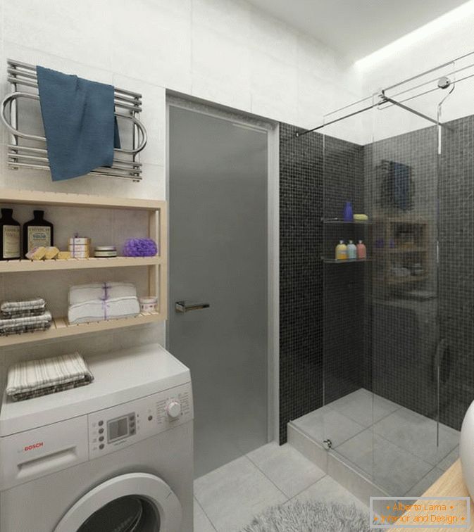 Badezimmer eines kleinen Studio-Apartment in Novosibirsk
