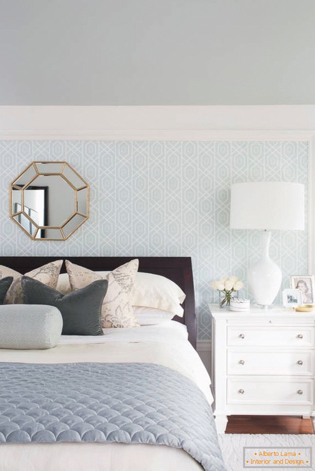 Grau-blaues Design des Schlafzimmers, ist es langweilig?