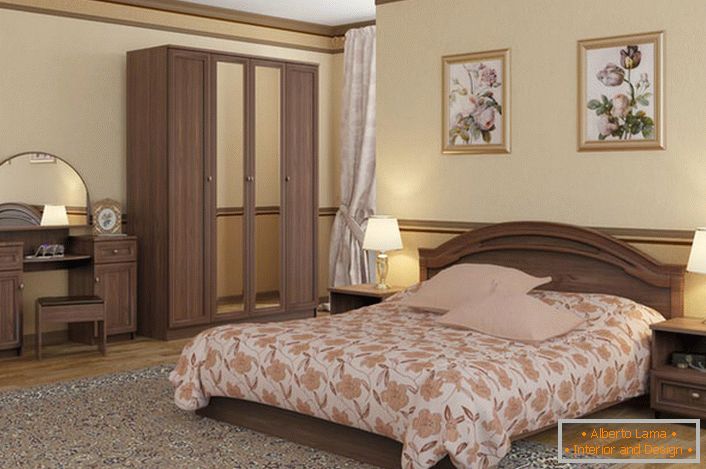 Das unübertroffene Innere des Schlafzimmers im Art Nouveau-Stil wird durch sorgfältig ausgewählte modulare Möbel betont.