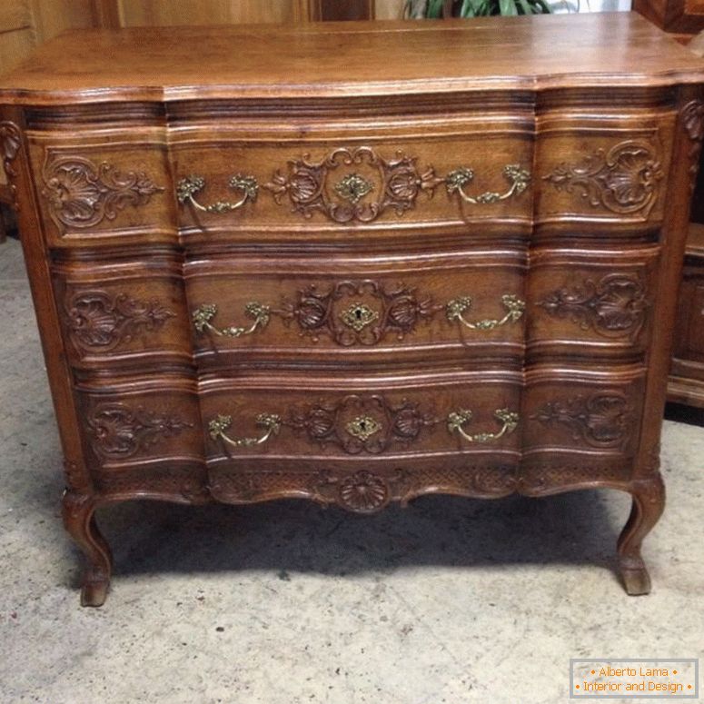 french-provincial-oak-Kommode-at-moonee-ponds-antiques