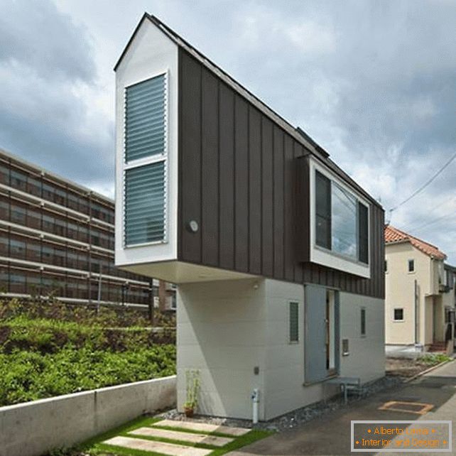 Haus einer seltsamen Form von Mizuishi Architects Atelier