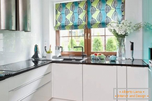 Moderne Römische Vorhänge in der Küche - Foto 2016