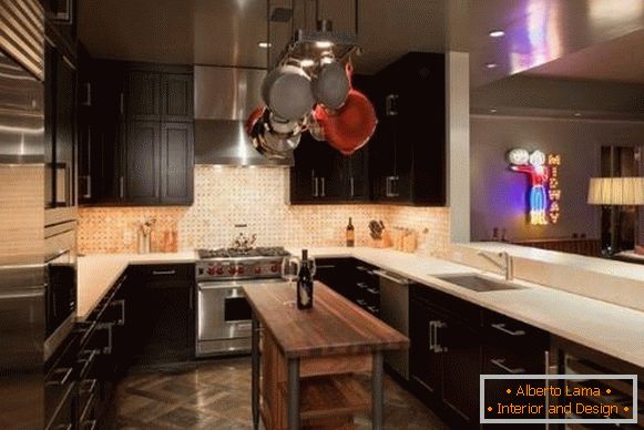 Küchengeräte aus Edelstahl - eine Auswahl von Fotos im Innenraum