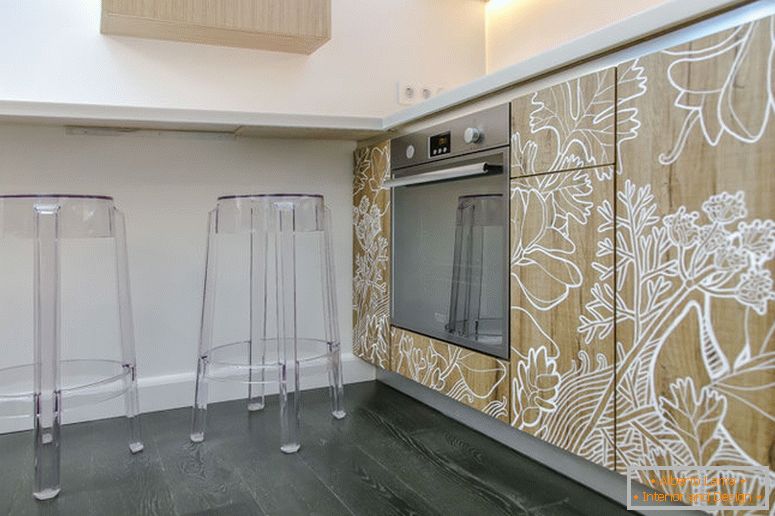 Kreative transparente Küchenstühle