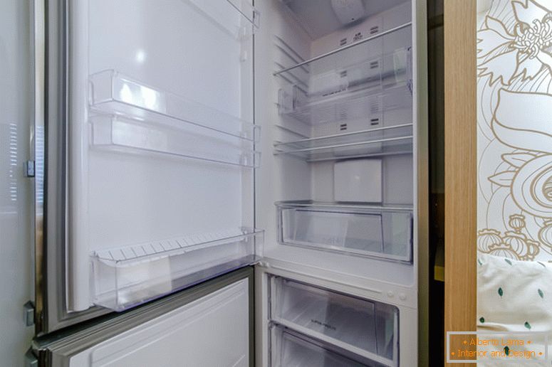 Moderner Kühlschrank в дизайне кухни