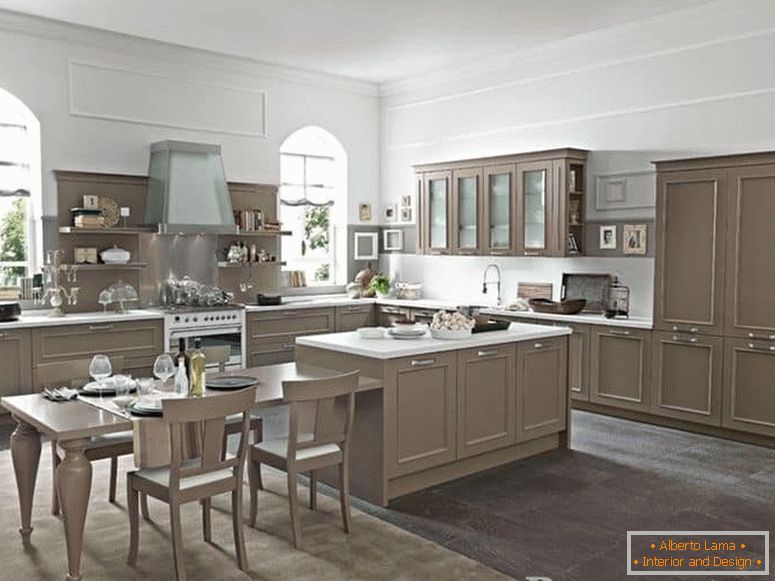 Küche-Esszimmer im neoklassizistischen Stil