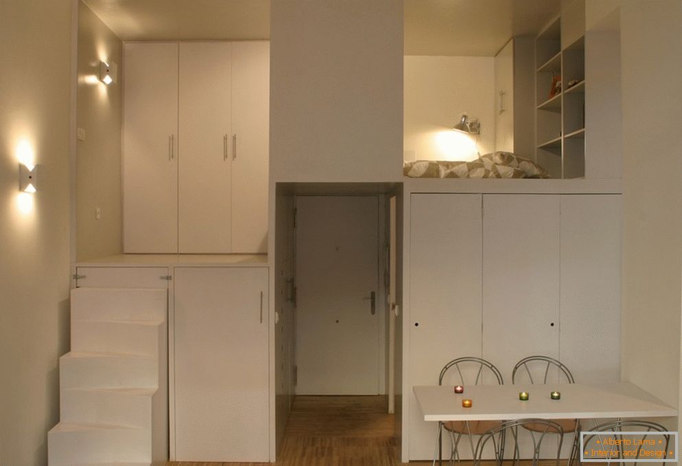 Kleine Wohnung Bereich: stilvolle Loft in weißer Farbe