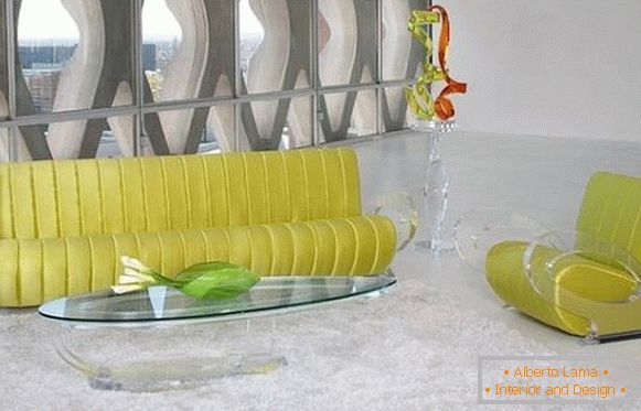 Sofa und Sessel mit Acryleinsätzen