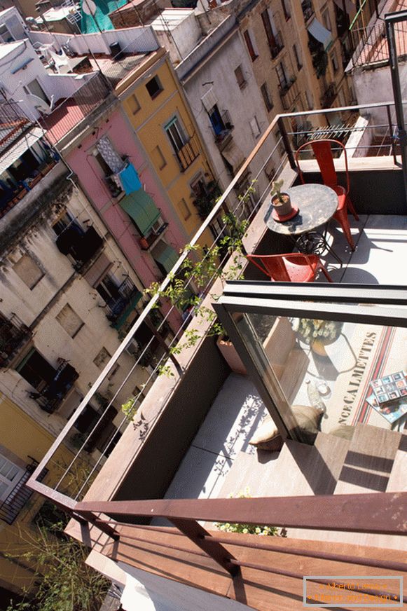 Blick vom Balkon eines kleinen Studios in Barcelona