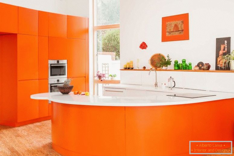 Orange-Küche