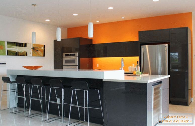 Beleuchtung-auf-Orange-Küche
