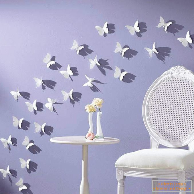Die Wände mit den eigenen Händen aus handlichen Materialien dekorieren - Schmetterlinge aus Papier