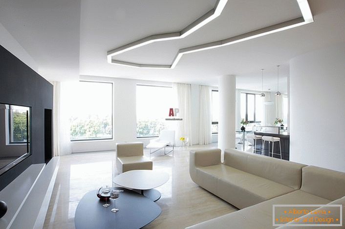Ein Beispiel für die richtige Auswahl der Beleuchtung für das Wohnzimmer im Stil des Minimalismus. In Übereinstimmung mit den Anforderungen des Stils bei der Schaffung von inneren geometrischen Formen und strengen Linien verwendet werden.