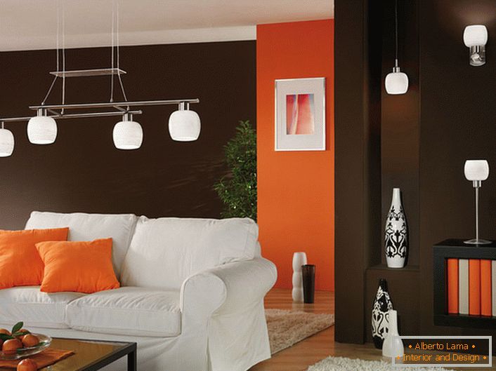 Das richtige Beispiel für die Beleuchtung des Wohnzimmers im Stil der Avantgarde.