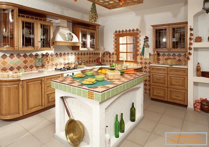 Lustige Küche im rustikalen Stil für ein Familienhaus.