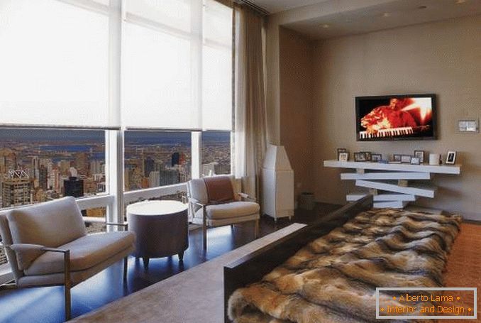 Design eines Schlafzimmers mit Panoramafenstern in einer Stadtwohnung