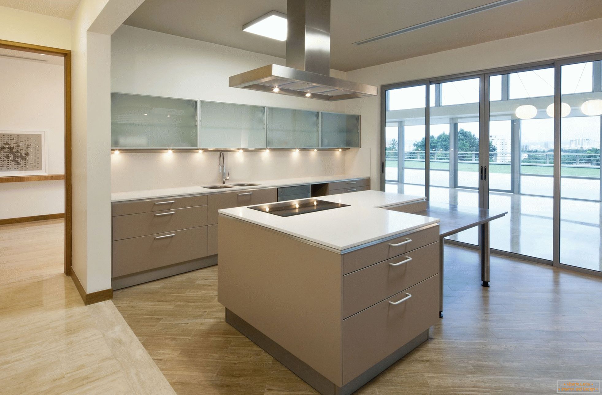 Küche mit Panoramafenstern