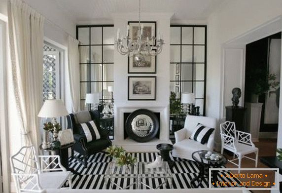Schwarz-Weiß- und Streifen-Design des Wohnzimmers