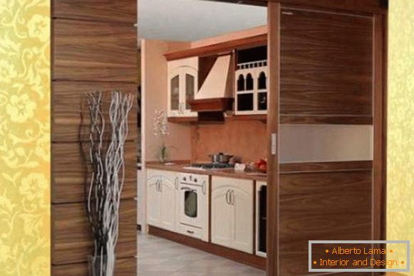 Moderne Holzschiebetüren für die Küche - Foto im Innenraum