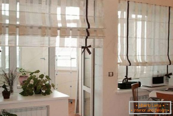 Römische Vorhänge in der Küche an der Balkontür, Foto 21