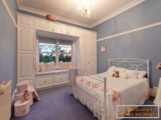 Möbel und Dekor für das Schlafzimmer im Stil der Provence
