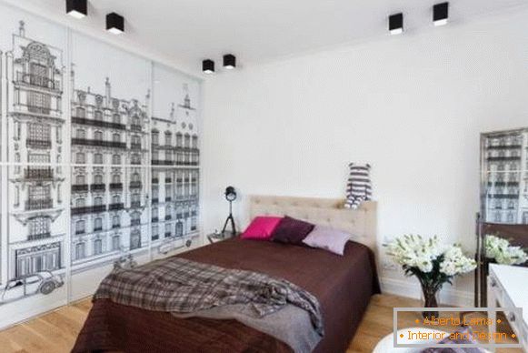 Schlafzimmer-Design mit einem Fach Kleiderschrank mit einem schwarz-weißen Muster