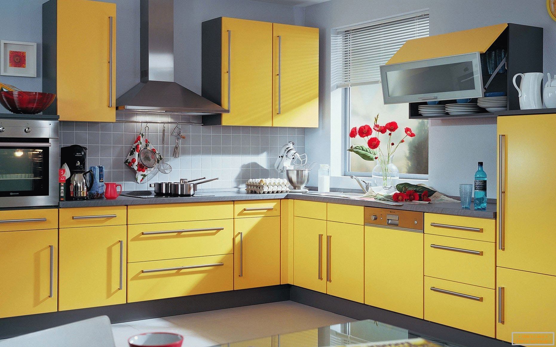 Wände in Pastellfarben, gelbe Küche
