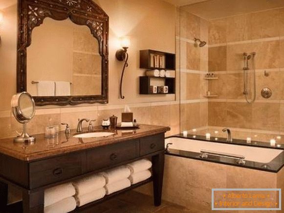 Wandlampe für ein Badezimmer im klassischen Stil, Foto 24