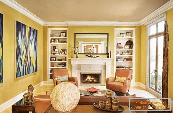 Stilvolles Wohnzimmer mit gelben Wänden