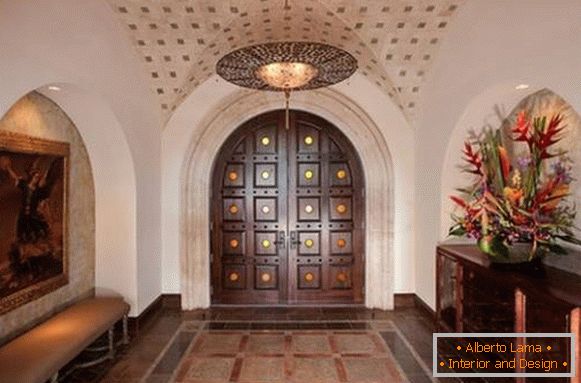 Haus- und Eingangstüren im marokkanischen Stil