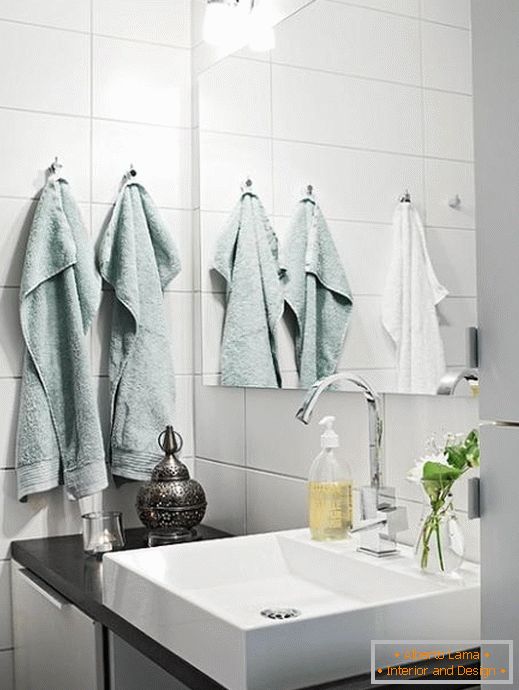 Schwarz-Weiß-Kontrast im Design des Badezimmers